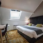 Logis & Restaurant - Les Hauts De Montreuil Otel
