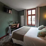 ホテル Logis & Restaurant - Les Hauts De Montreuil