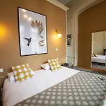 Logis & Restaurant - Les Hauts De Montreuil ホテル 3*