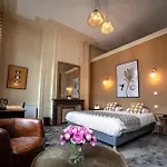 Logis & Restaurant - Les Hauts De Montreuil 3*