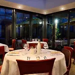 Logis & Restaurant - Les Hauts De Montreuil