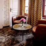 Logis & Restaurant - Les Hauts De Montreuil