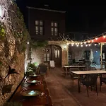 Logis & Restaurant - Les Hauts De Montreuil Otel 3*