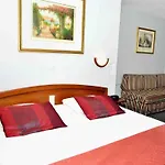 Otel Logis & Restaurant - Les Hauts De Montreuil Montreuil (Pas-de-Calais)