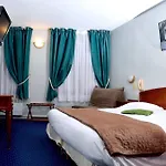 Otel Logis & Restaurant - Les Hauts De Montreuil 3*