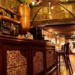 Logis & Restaurant - Les Hauts De Montreuil