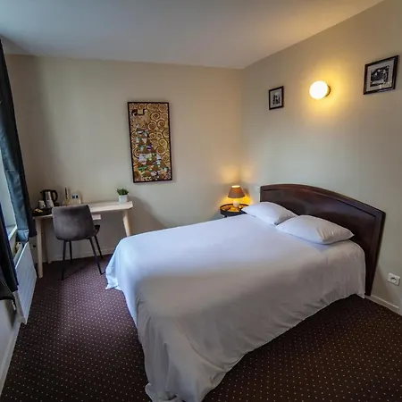 Logis & Restaurant - Les Hauts De Montreuil 3*