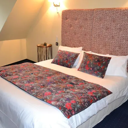 Logis & Restaurant - Les Hauts De Montreuil 3*