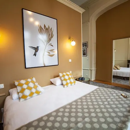 Logis & Restaurant - Les Hauts De Montreuil Hotel 3*