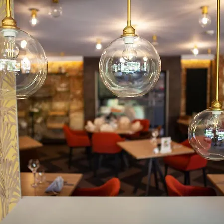 Logis & Restaurant - Les Hauts De Montreuil Montreuil (Pas-de-Calais)