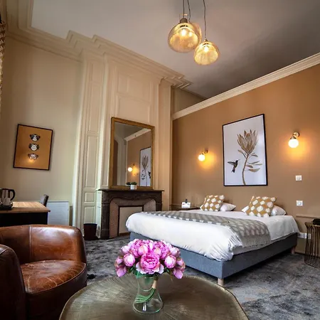 Logis & Restaurant - Les Hauts De Montreuil 3*