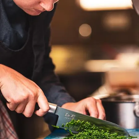 Logis & Restaurant - Les Hauts De Montreuil Hotel 3*