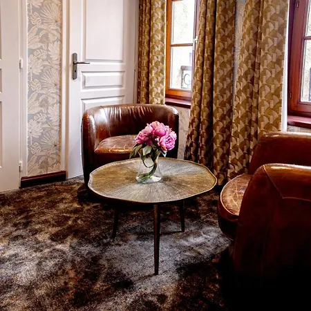 Logis & Restaurant - Les Hauts De Montreuil