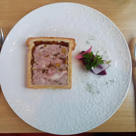 호텔 Logis & Restaurant - Les Hauts De Montreuil