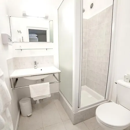 Logis & Restaurant - Les Hauts De Montreuil