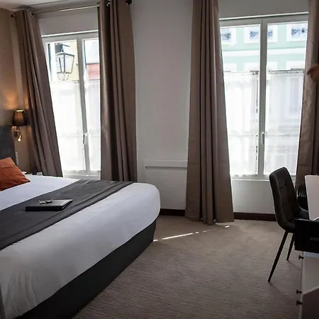 Logis & Restaurant - Les Hauts De Montreuil