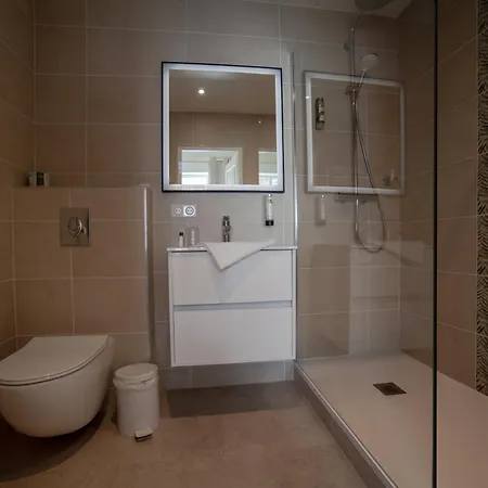 Hotel Logis & Restaurant - Les Hauts De Montreuil