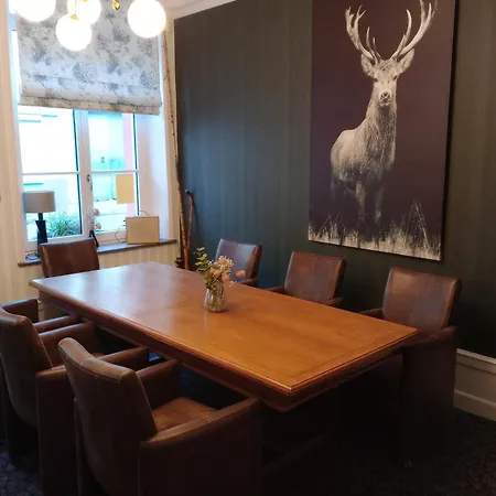 Logis & Restaurant - Les Hauts De Montreuil 3*