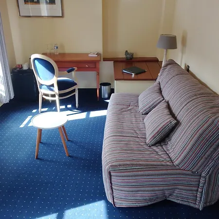 Logis Les Hauts De Montreuil / Le Patio Hotel Montreuil (Pas-de-Calais)