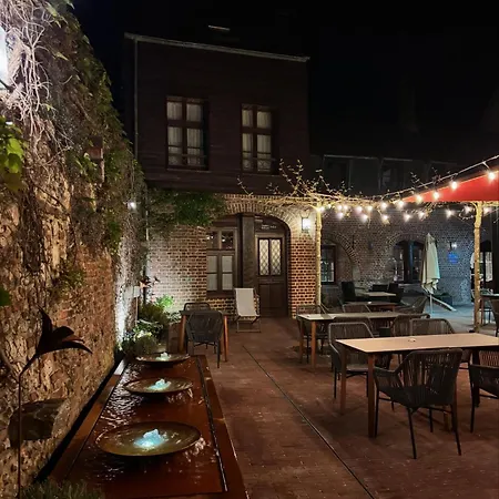 Logis & Restaurant - Les Hauts De Montreuil Hotel 3*