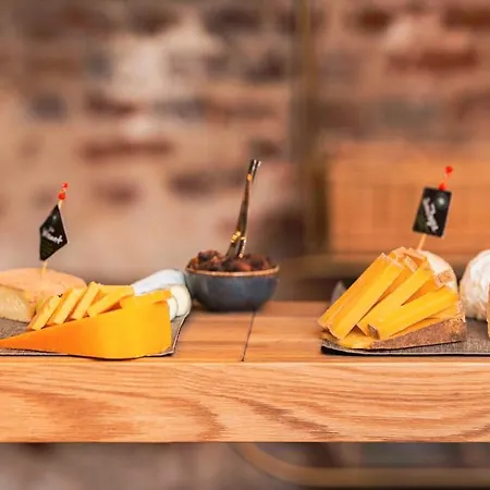 Logis & Restaurant - Les Hauts De Montreuil Hotel Montreuil (Pas-de-Calais)