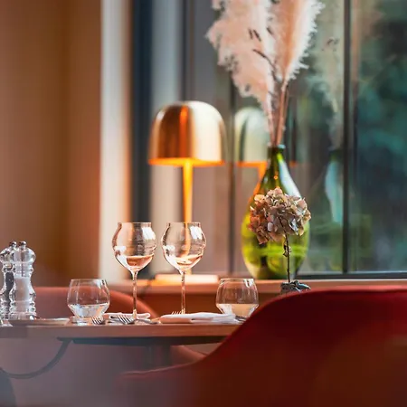 Hotel Logis & Restaurant - Les Hauts De Montreuil 3*