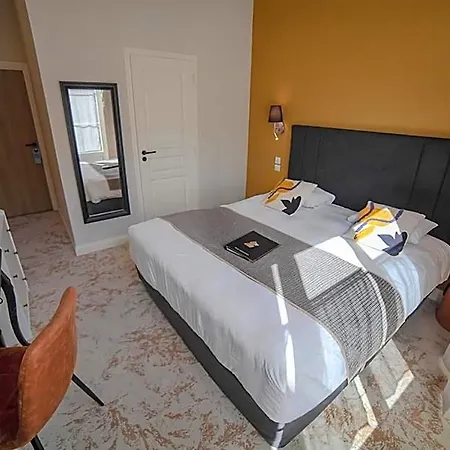 Logis & Restaurant - Les Hauts De Montreuil مورويْ سور مير