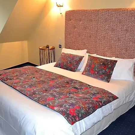 Logis & Restaurant - Les Hauts De Montreuil مورويْ سور مير