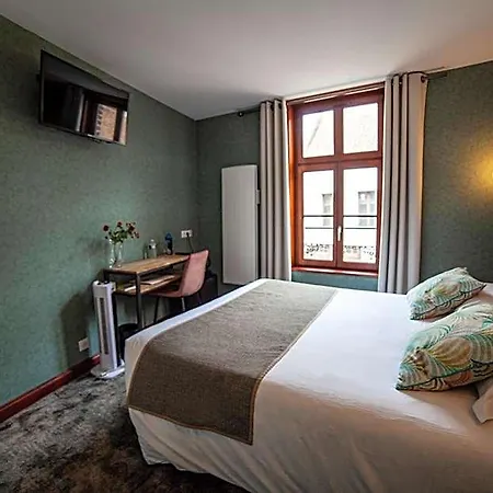 Logis & Restaurant - Les Hauts De Montreuil 3*