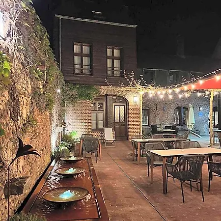 Logis & Restaurant - Les Hauts De Montreuil Hotel