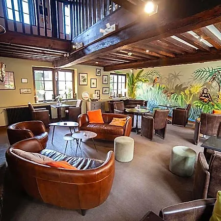 Logis & Restaurant - Les Hauts De Montreuil Hotel