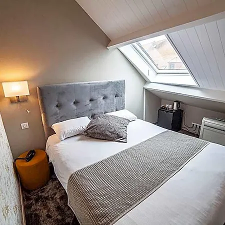 Logis & Restaurant - Les Hauts De Montreuil Hotel