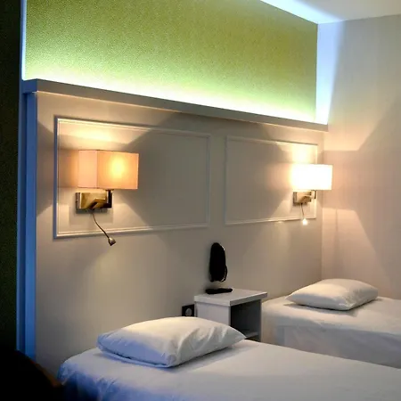 Hotel Logis & Restaurant - Les Hauts De Montreuil