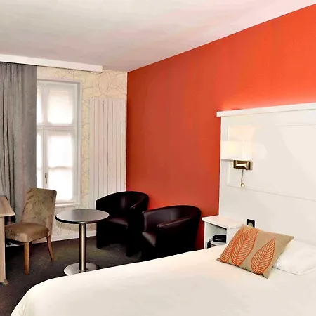 Logis & Restaurant - Les Hauts De Montreuil Hotel