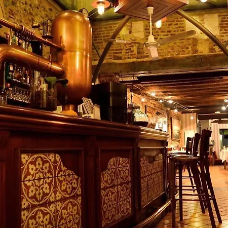Logis & Restaurant - Les Hauts De Montreuil